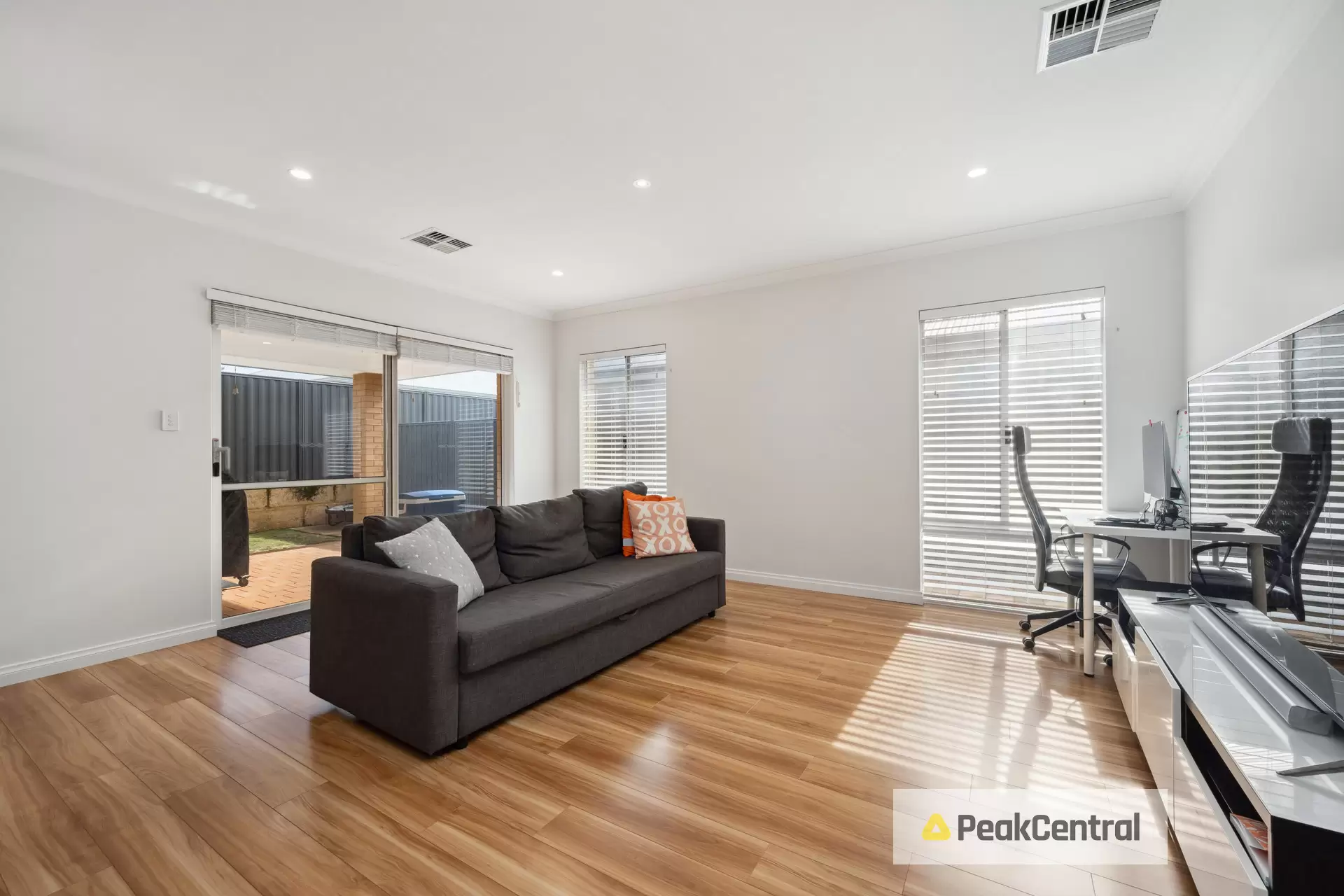 14 Bronzite Road, Treeby Sold by Peak Central Property Group - image 7