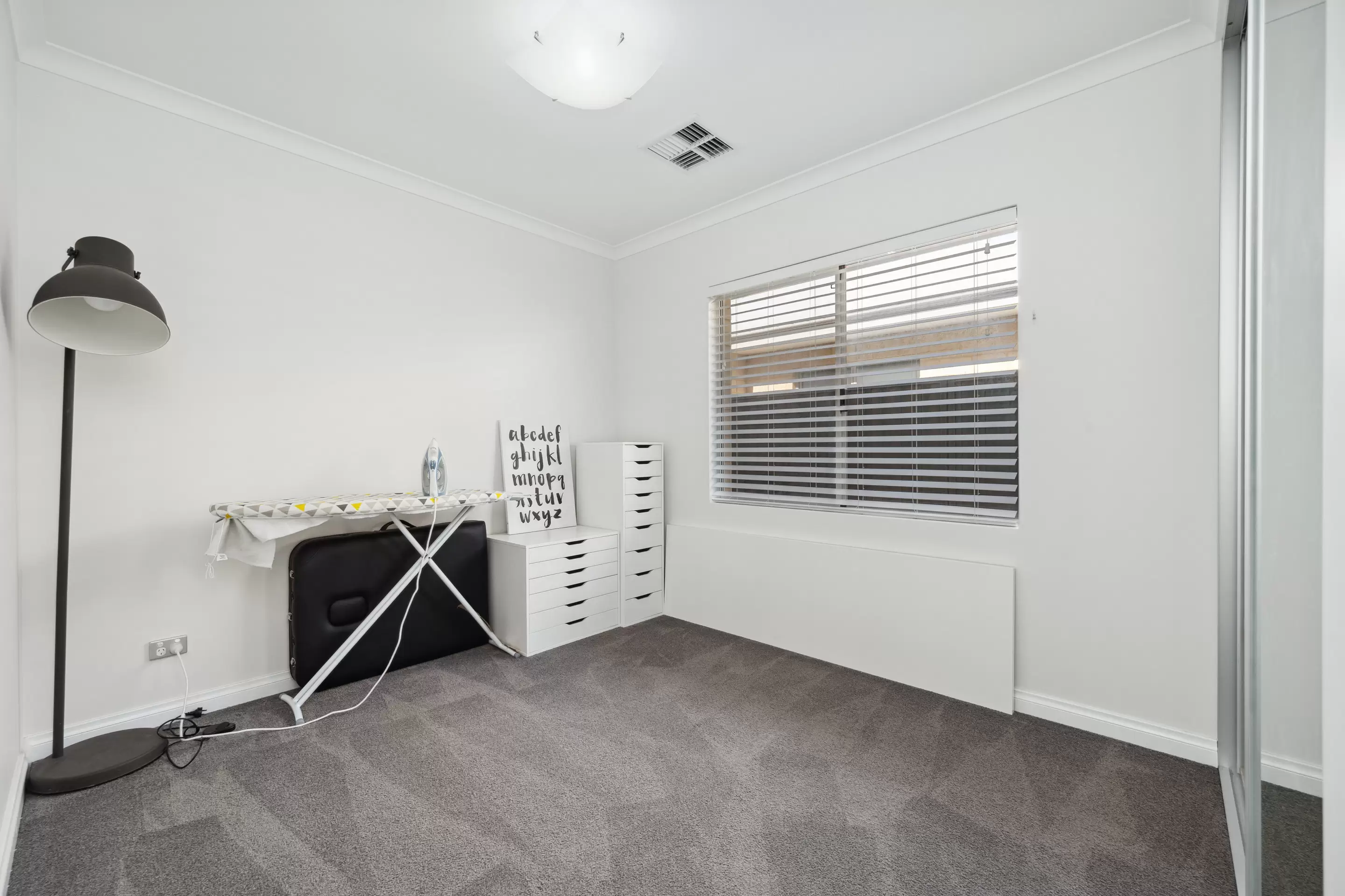 14 Bronzite Road, Treeby Sold by Peak Central Property Group - image 16