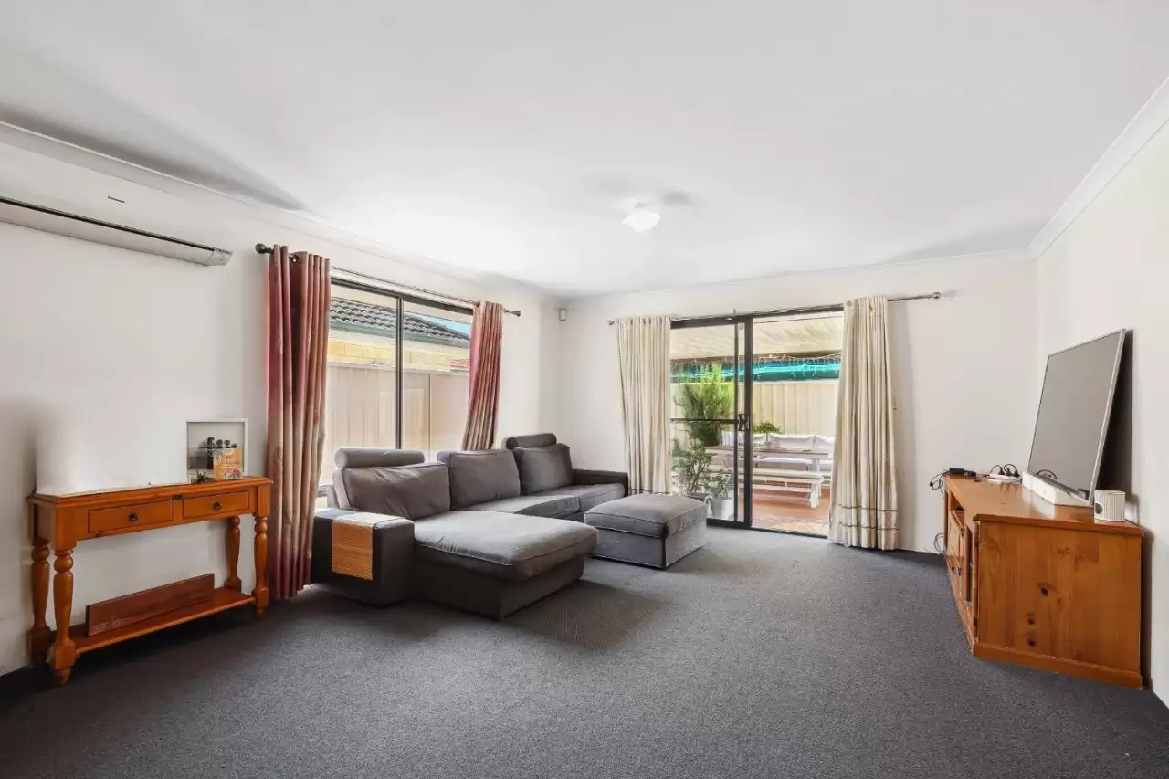 7 Mariposa Gardens, Success Sold by Peak Central Property Group - image 3