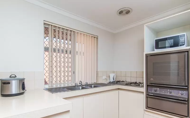6/11 Kimberley Street, Belmont Sold by Peak Central Property Group - image 6
