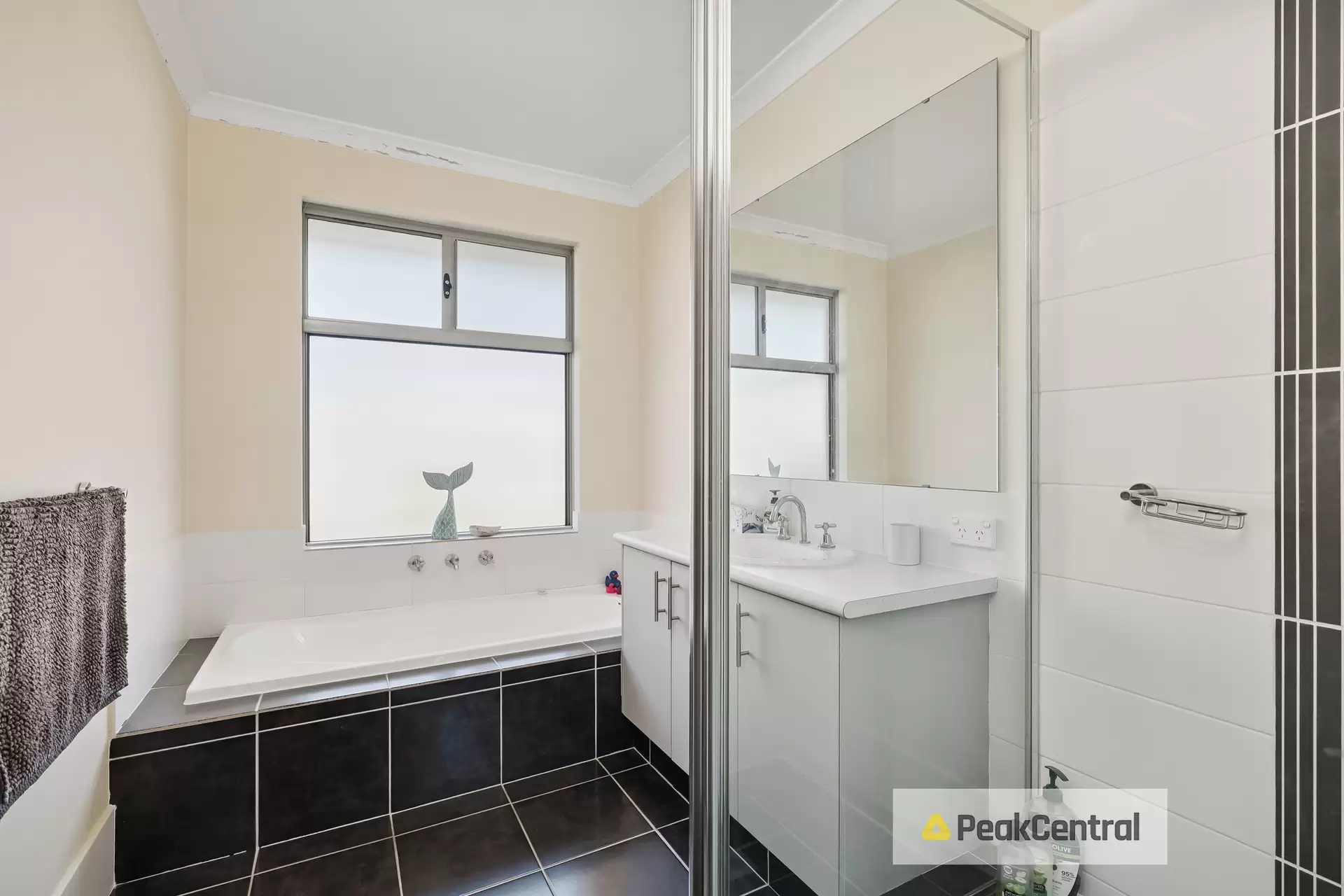 10 Hermitage View, Secret Harbour Sold by Peak Central Property Group - image 1