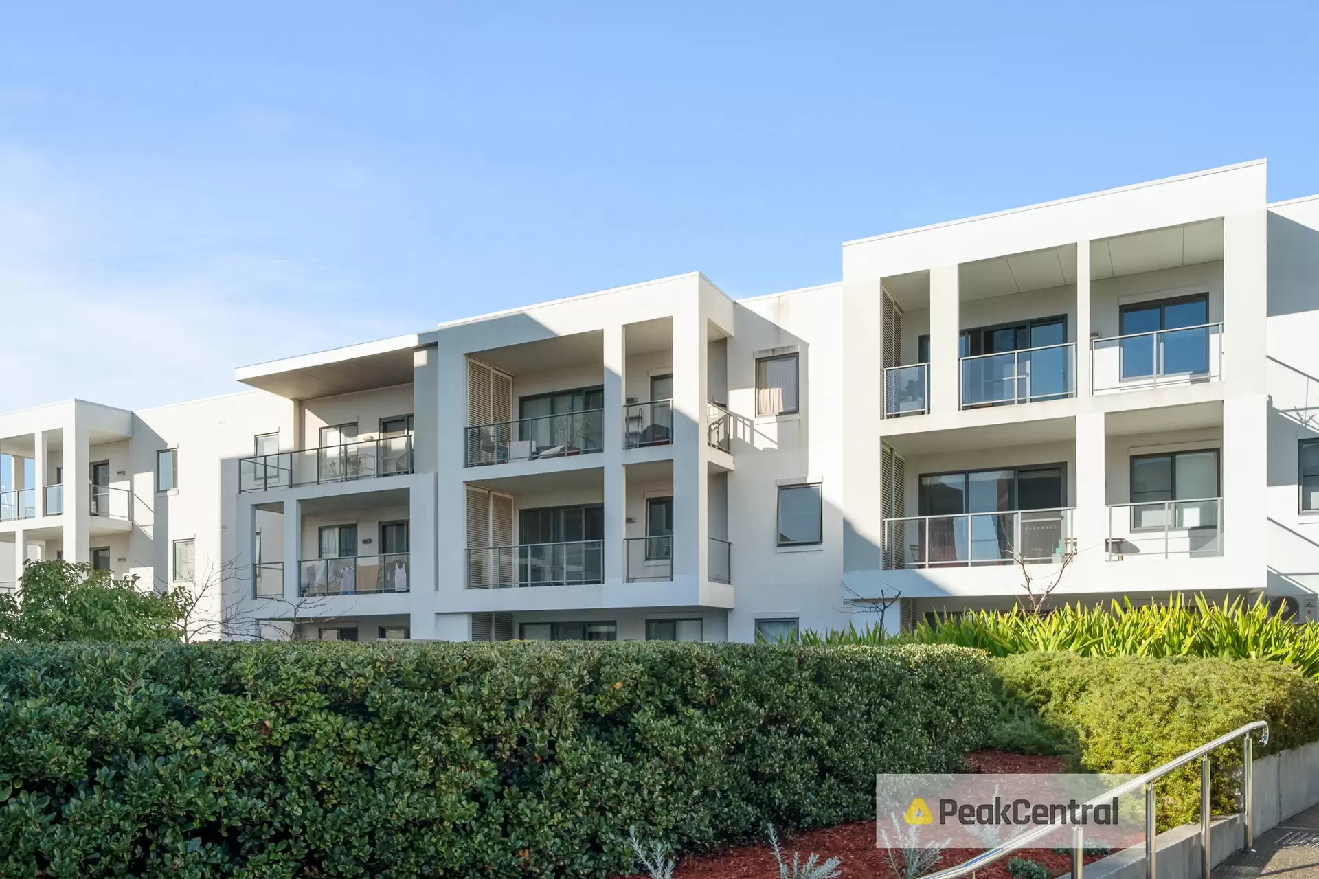 30/1 Stockton Bend, Cockburn Central Sold by Peak Central Property Group - image 1