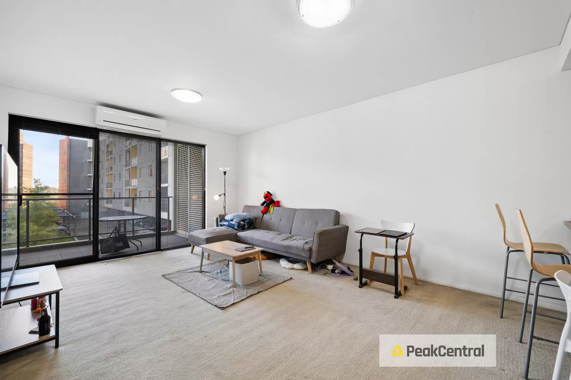 30/1 Stockton Bend, Cockburn Central Sold by Peak Central Property Group - image 1