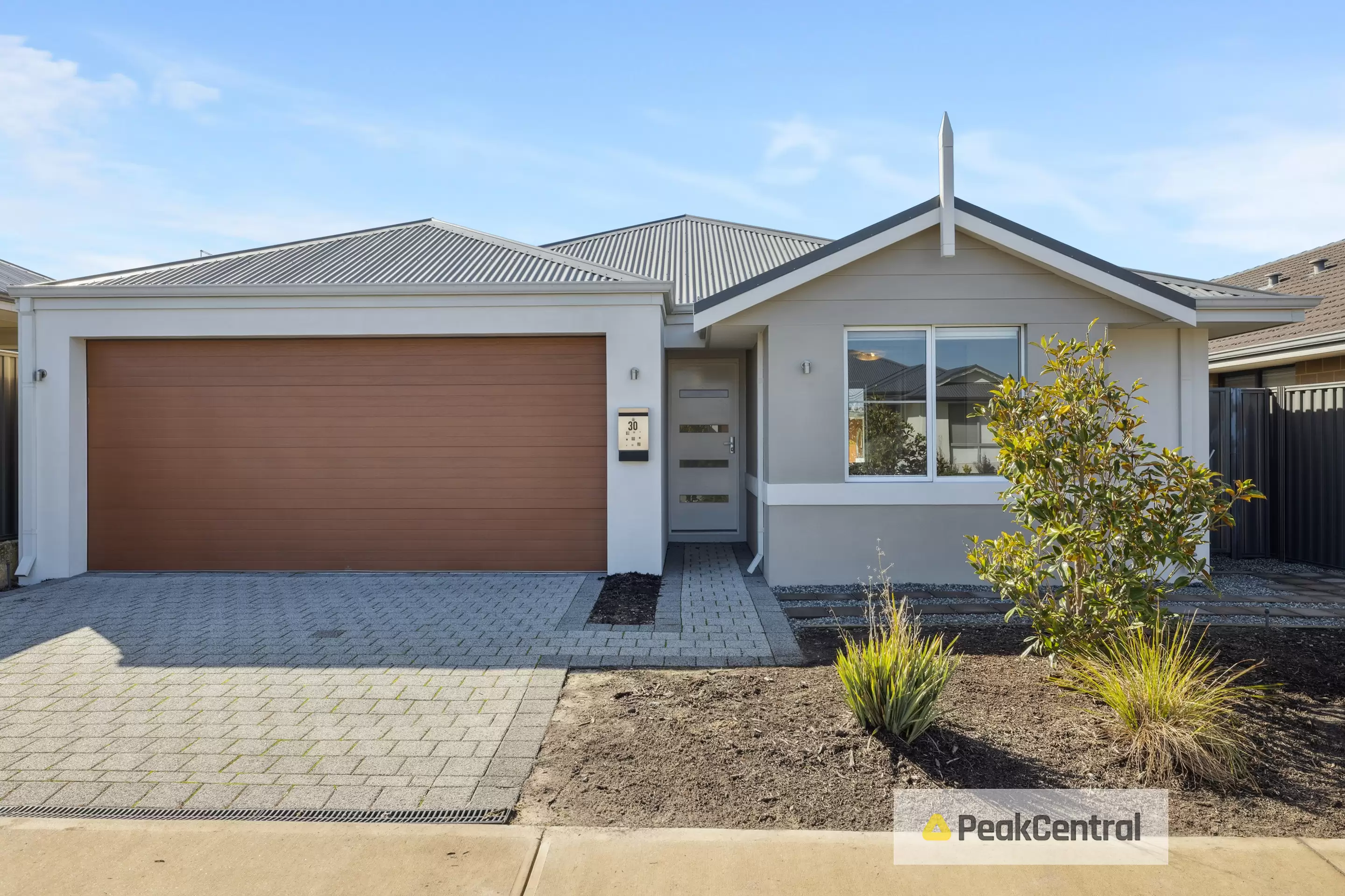 30 Wintergreen Crescent, Treeby Sold by Peak Central Property Group - image 1
