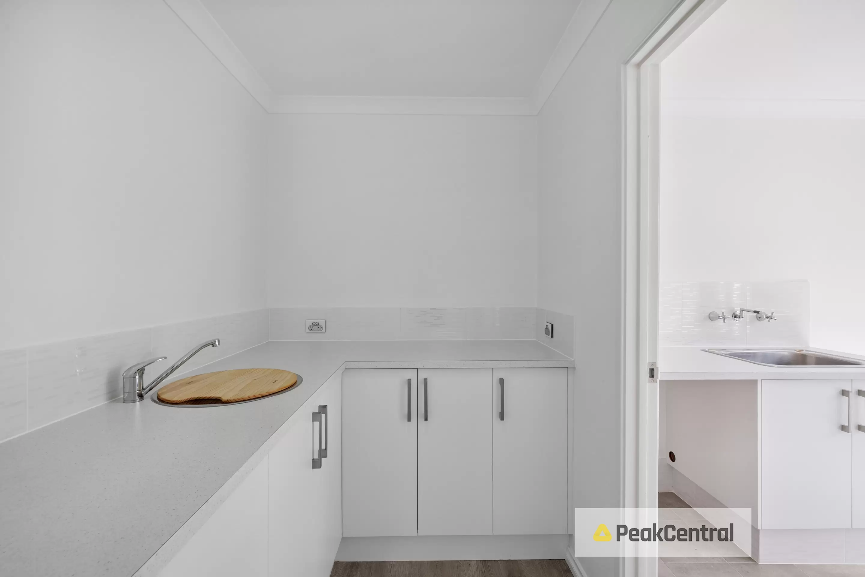 30 Wintergreen Crescent, Treeby Sold by Peak Central Property Group - image 4
