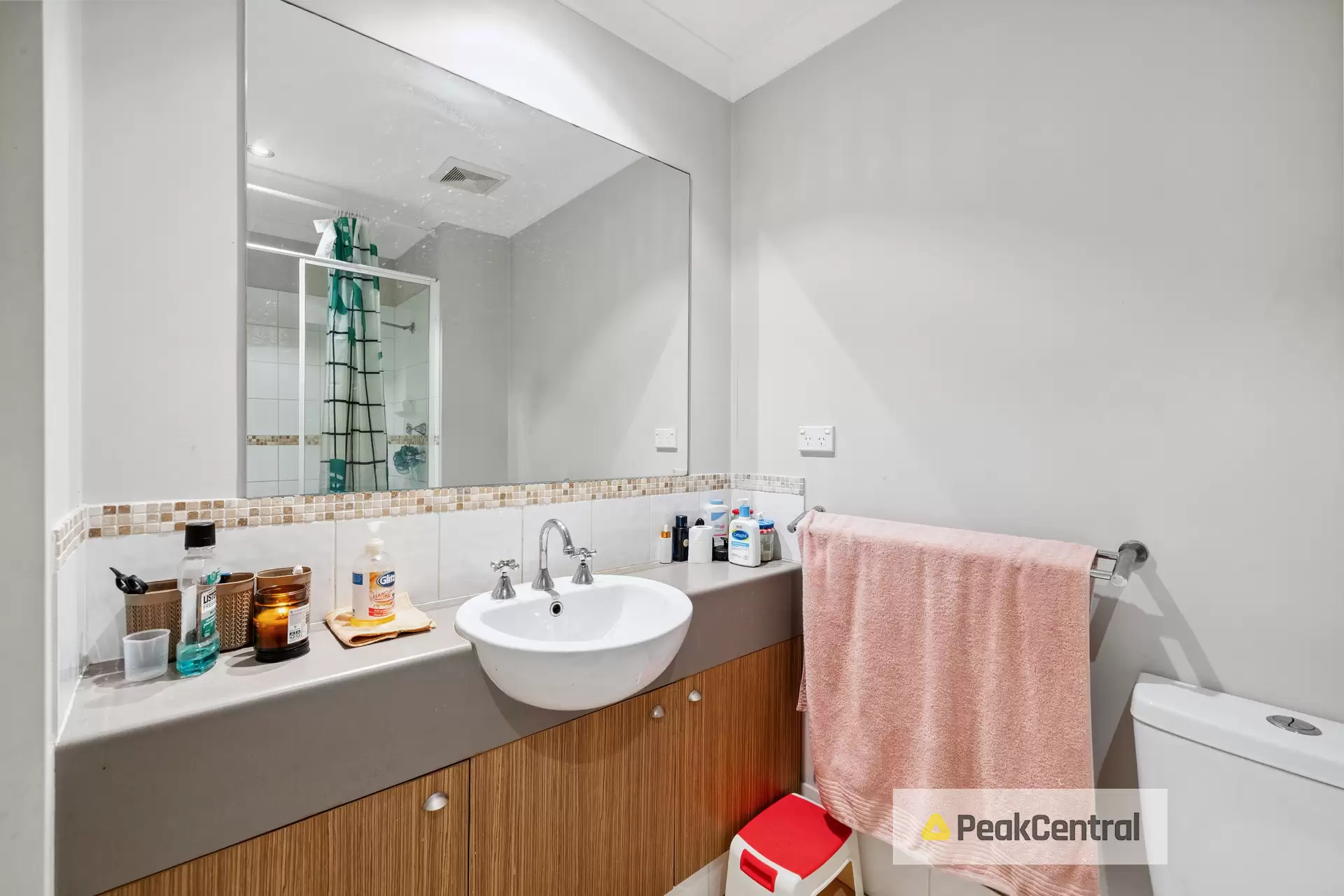 24/105 Wentworth Parade, Success Sold by Peak Central Property Group - image 1