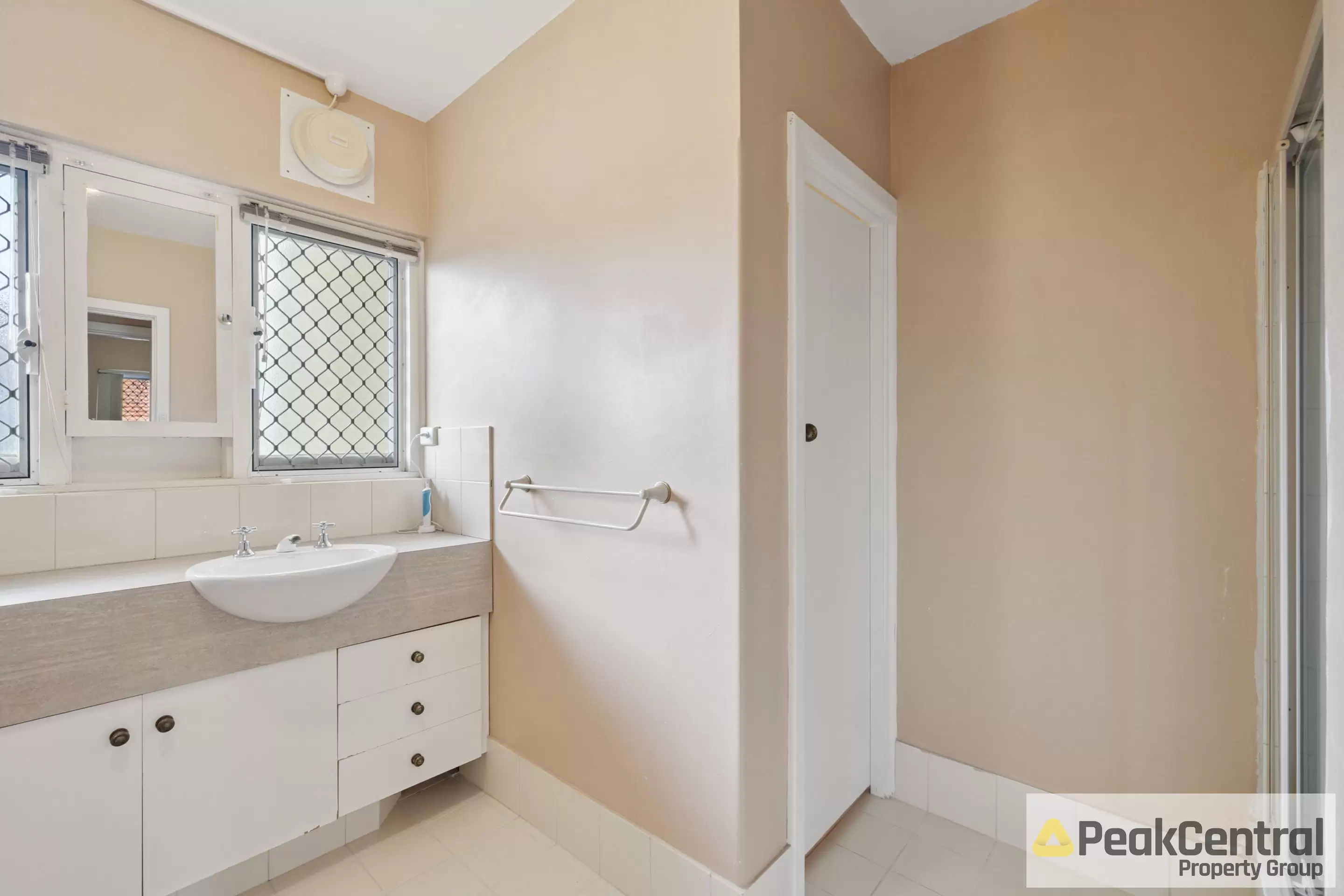 2/245 Coode Street, Como Sold by Peak Central Property Group - image 8