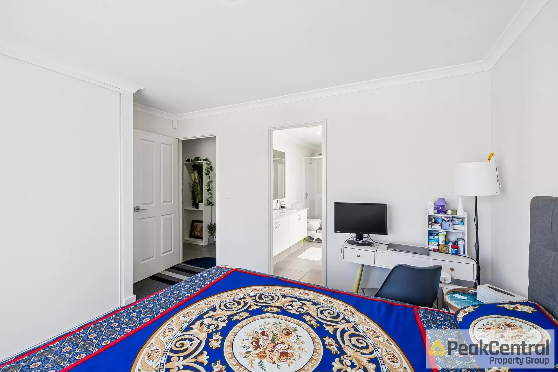 1 Paradoxa Road, Hammond Park Sold by Peak Central Property Group - image 1