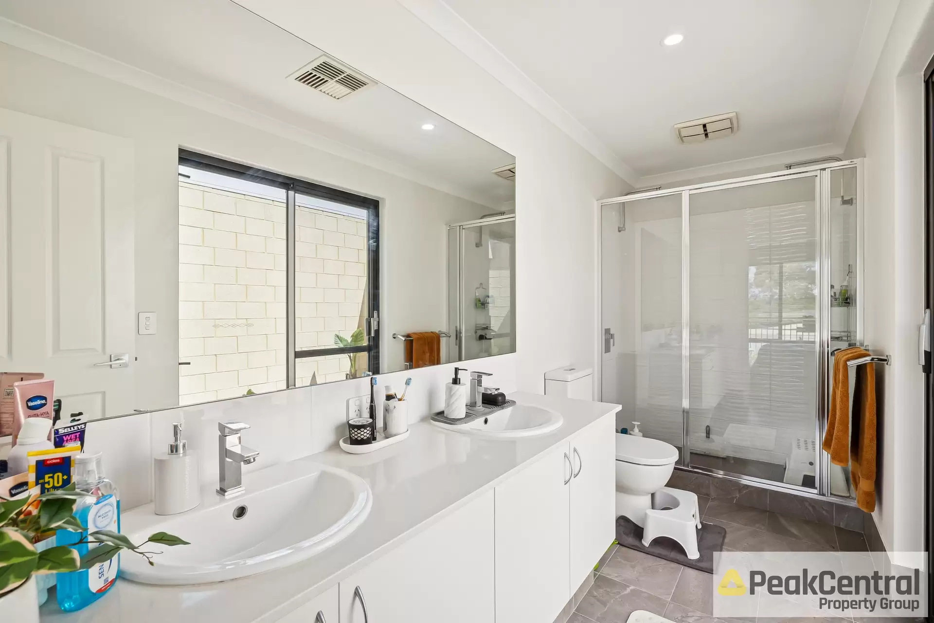 1 Paradoxa Road, Hammond Park Sold by Peak Central Property Group - image 1