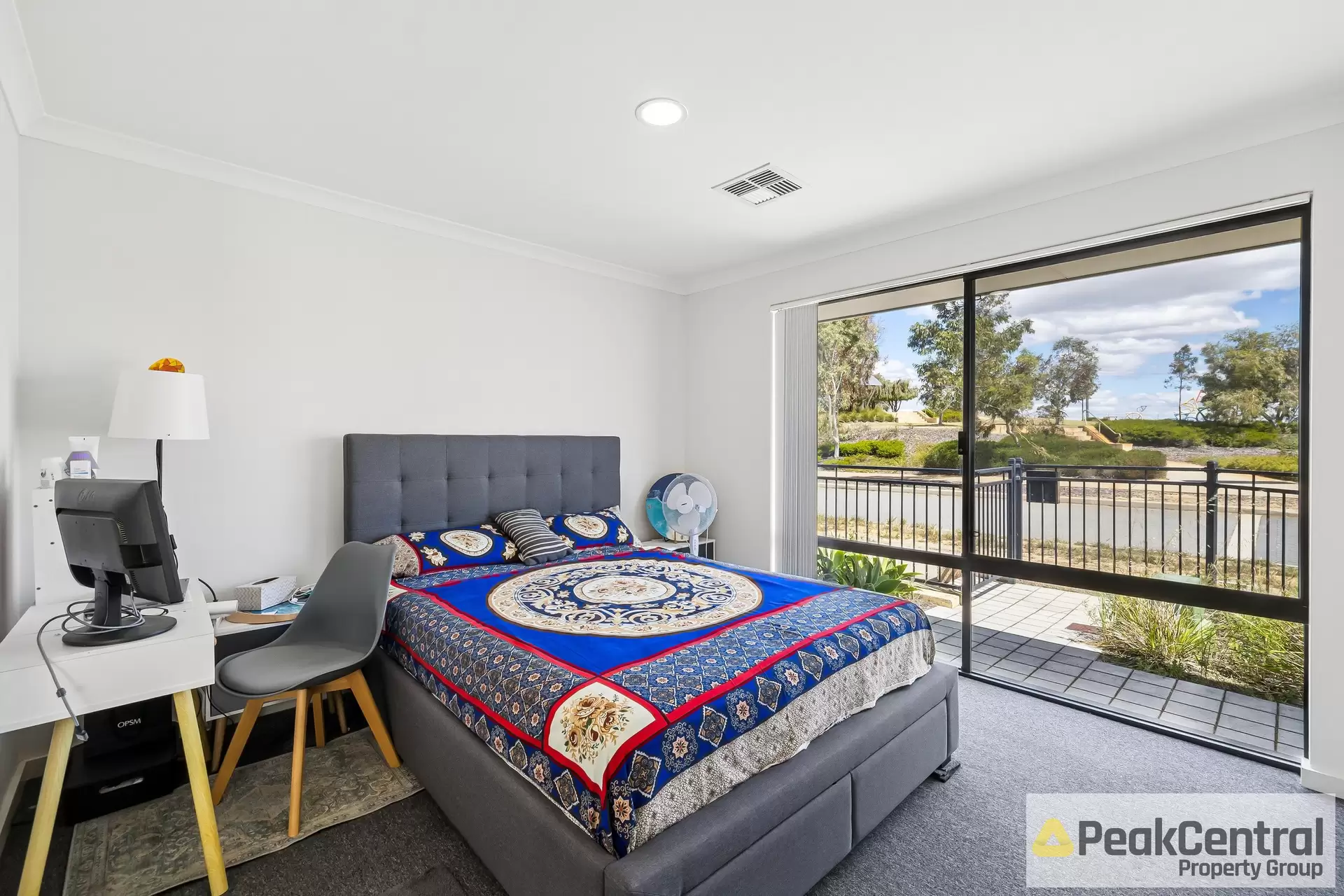 1 Paradoxa Road, Hammond Park Sold by Peak Central Property Group - image 1