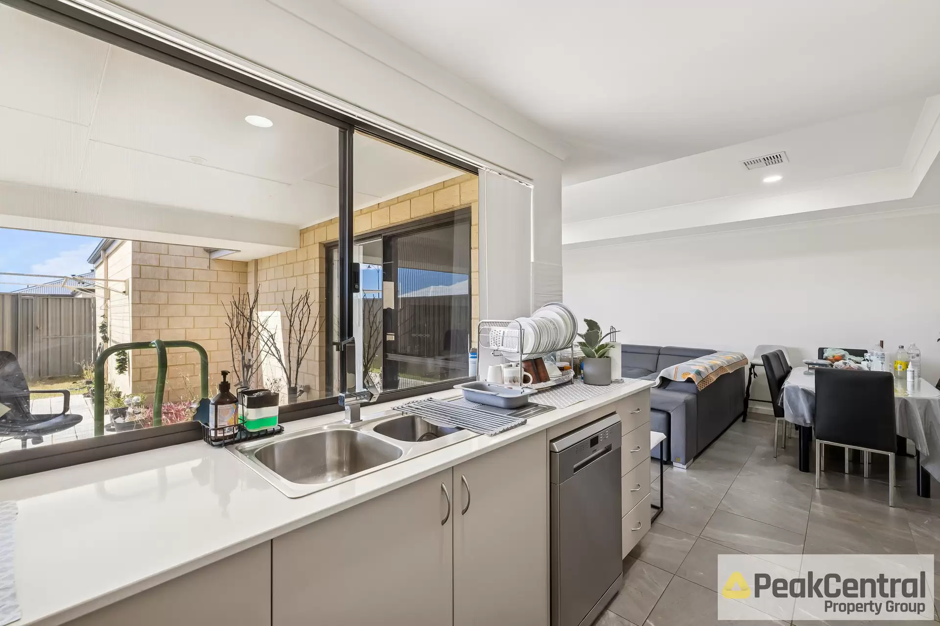 1 Paradoxa Road, Hammond Park Sold by Peak Central Property Group - image 1