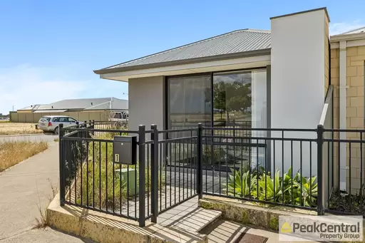 1 Paradoxa Road, Hammond Park Sold by Peak Central Property Group