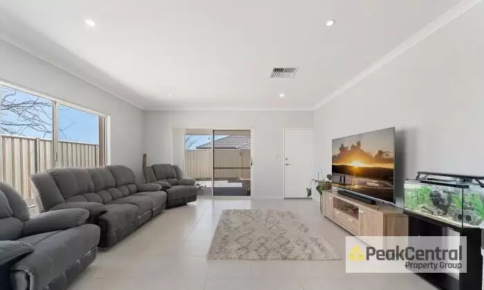 1 Payanna Grange, Lakelands Leased by Peak Central Property Group - image 11