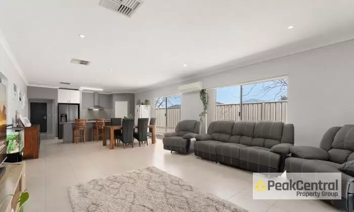 1 Payanna Grange, Lakelands Leased by Peak Central Property Group - image 10