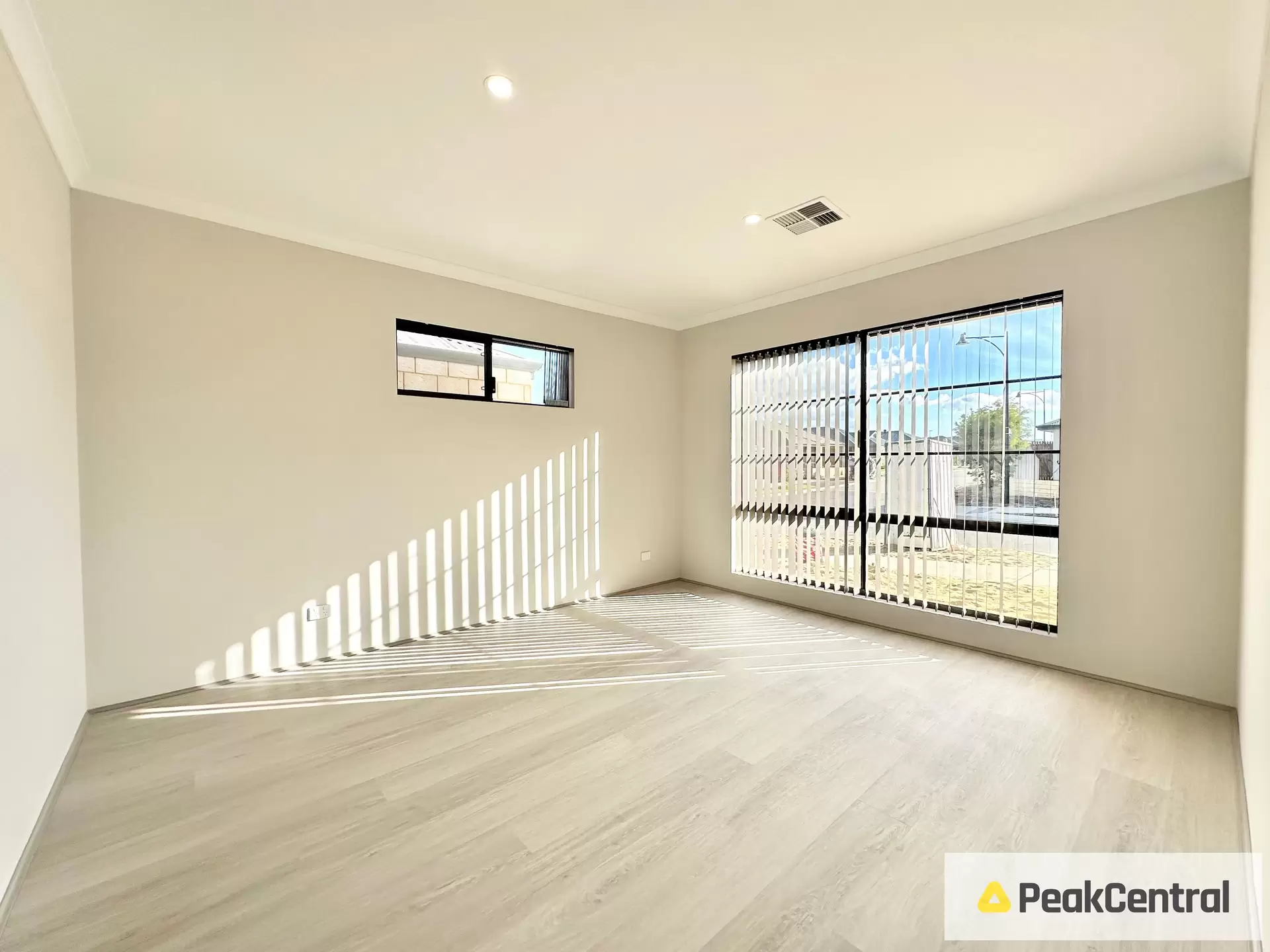 9 Fragrant Street, Hammond Park Leased by Peak Central Property Group - image 1