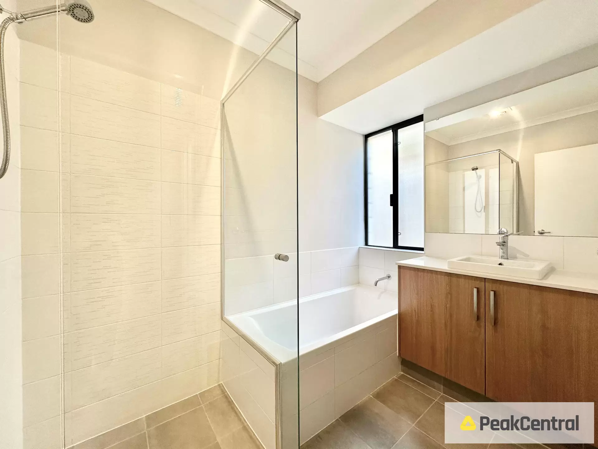 9 Fragrant Street, Hammond Park Leased by Peak Central Property Group - image 1