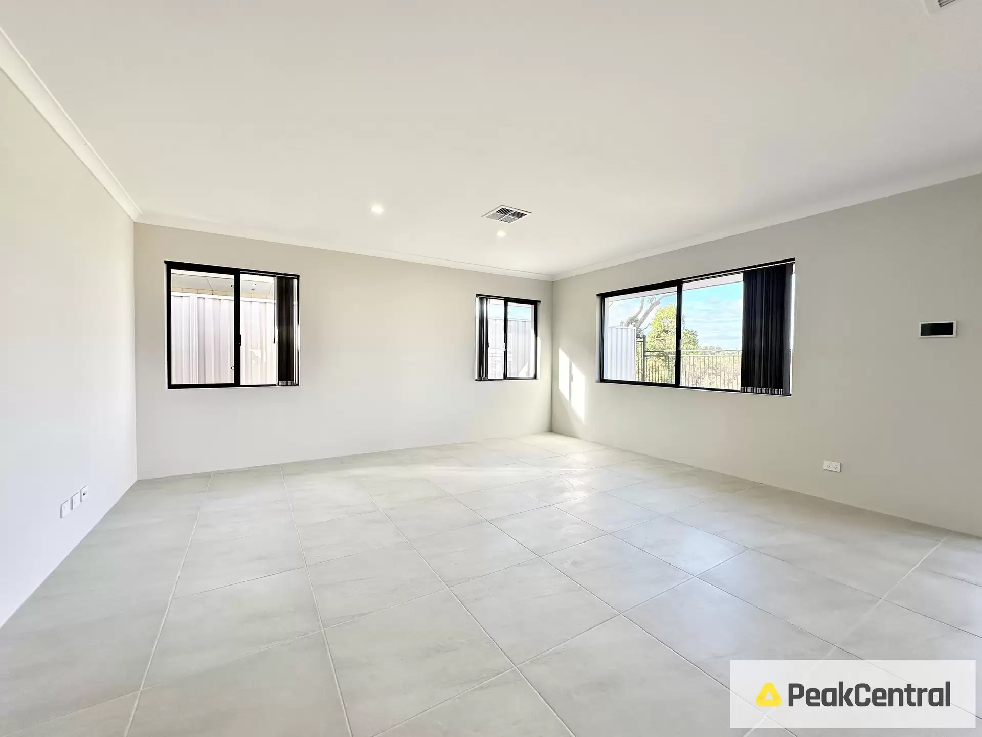 9 Fragrant Street, Hammond Park Leased by Peak Central Property Group - image 1