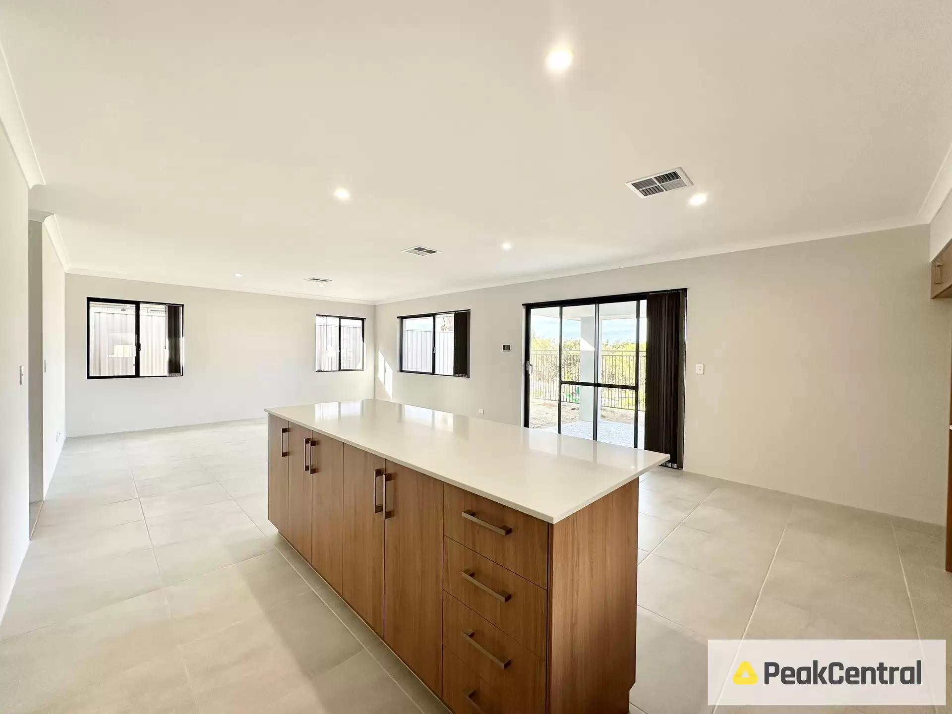 9 Fragrant Street, Hammond Park Leased by Peak Central Property Group - image 1