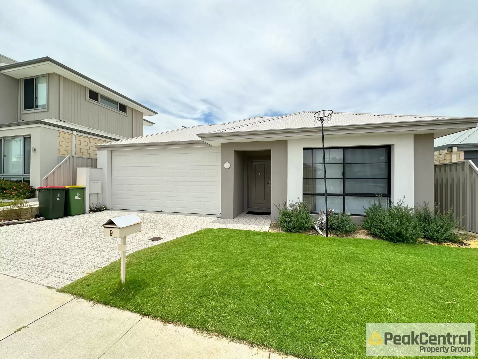 9 Fragrant Street, Hammond Park Leased by Peak Central Property Group - image 1