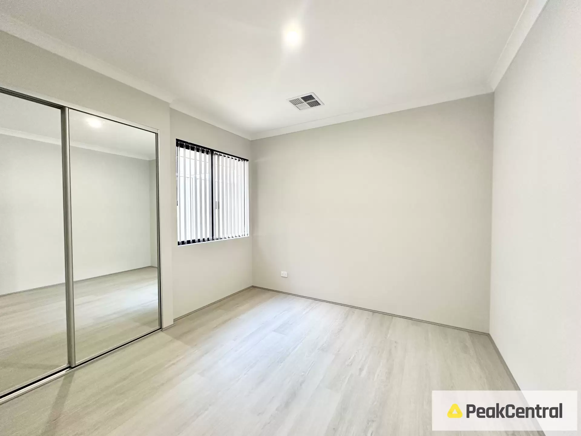 9 Fragrant Street, Hammond Park Leased by Peak Central Property Group - image 1