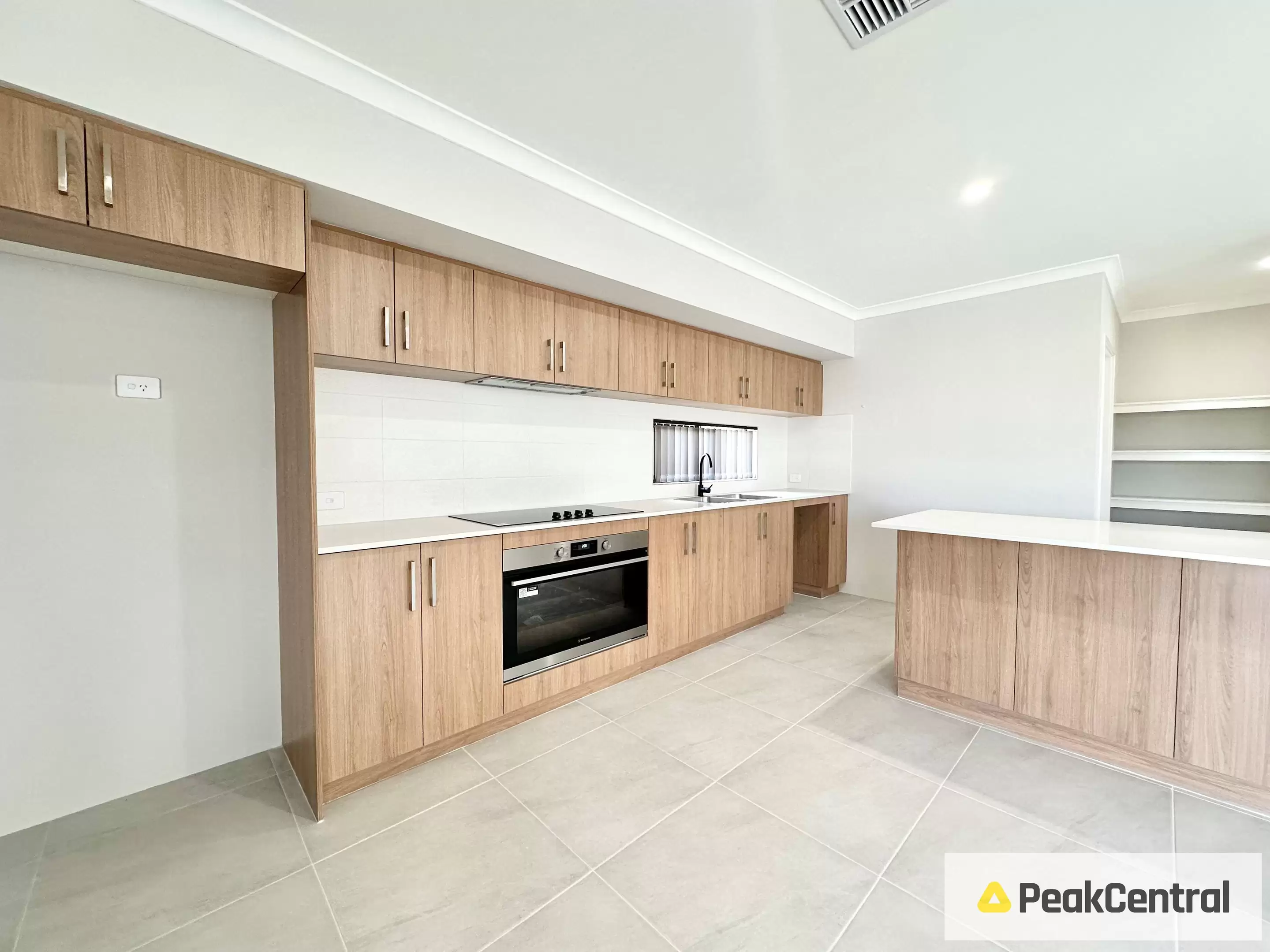 9 Fragrant Street, Hammond Park Leased by Peak Central Property Group - image 2