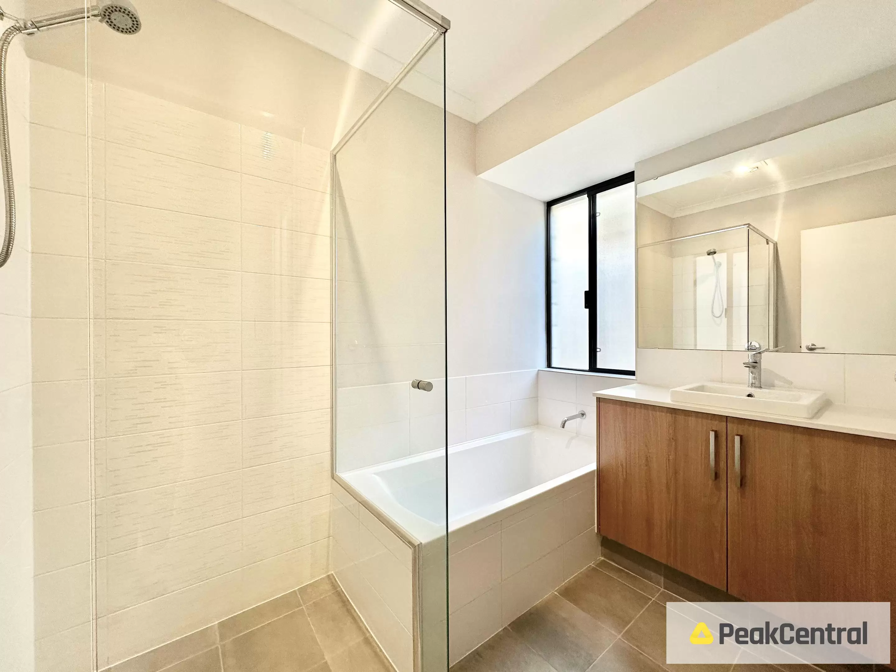 9 Fragrant Street, Hammond Park Leased by Peak Central Property Group - image 12