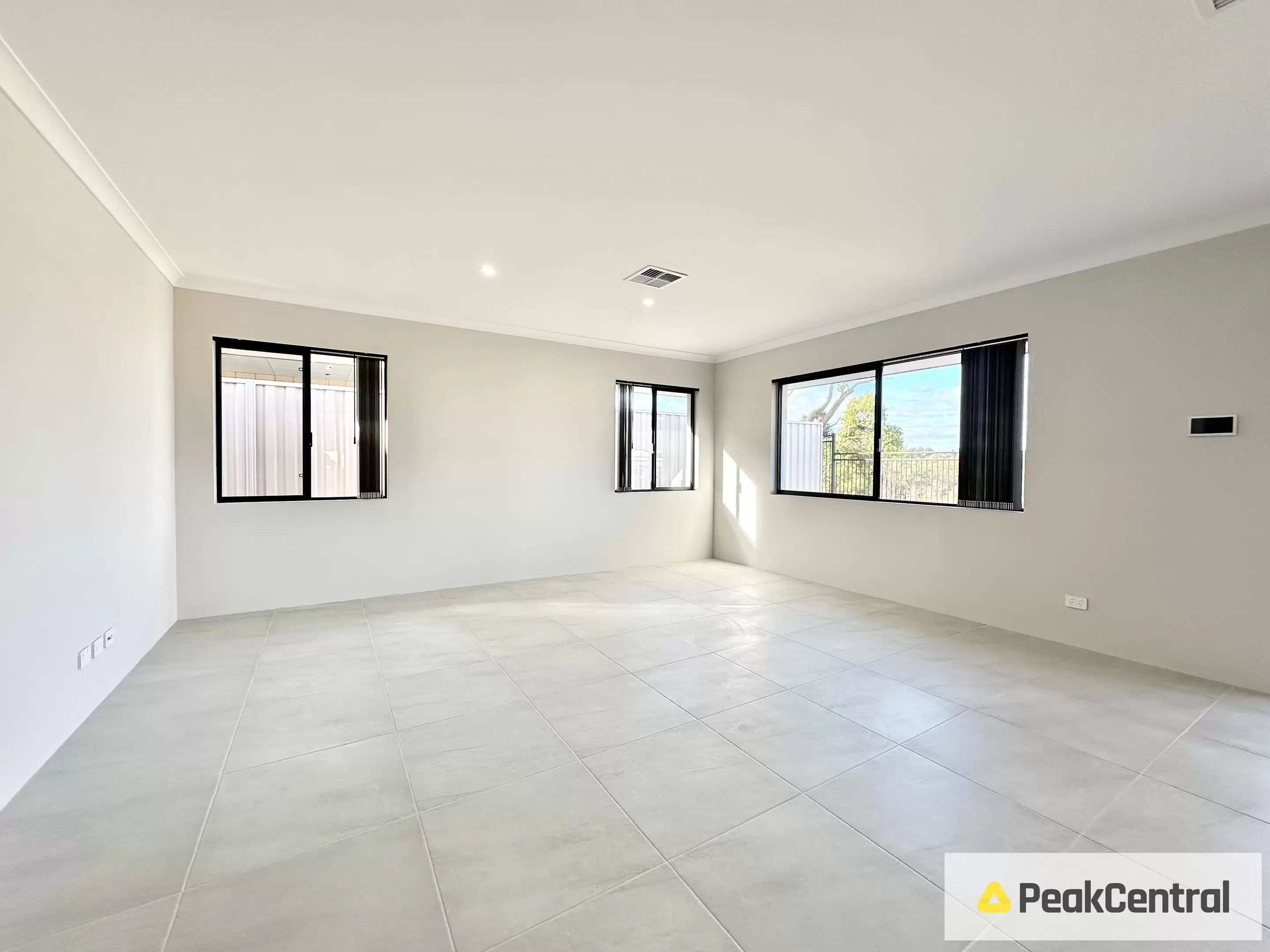 9 Fragrant Street, Hammond Park Leased by Peak Central Property Group - image 5