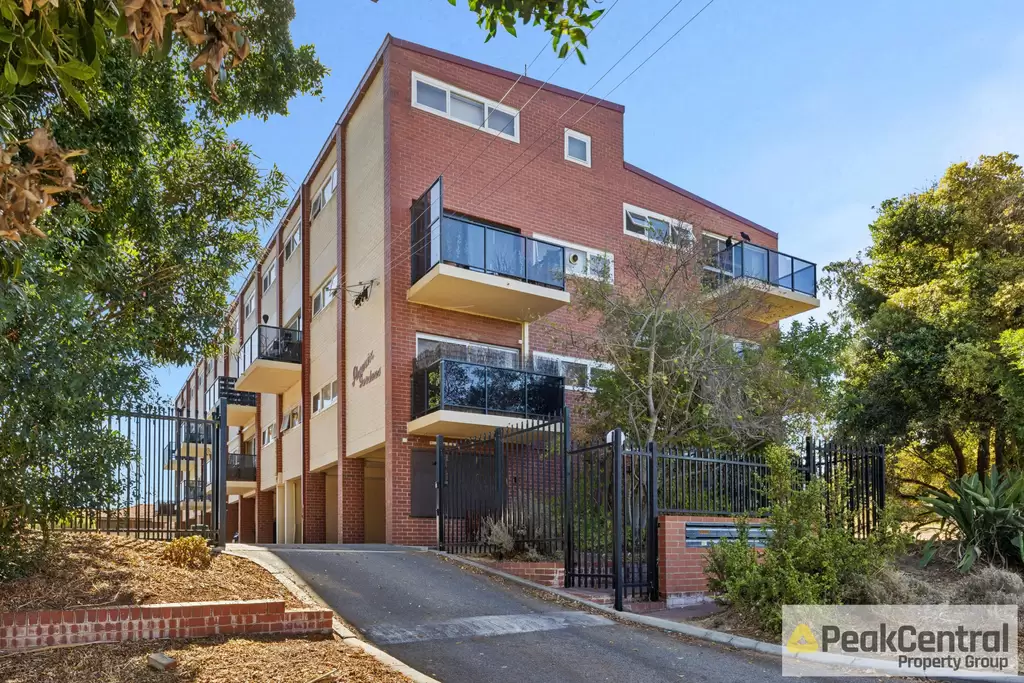 2/37 Paulik Way, Hamilton Hill Sold by Peak Central Property Group