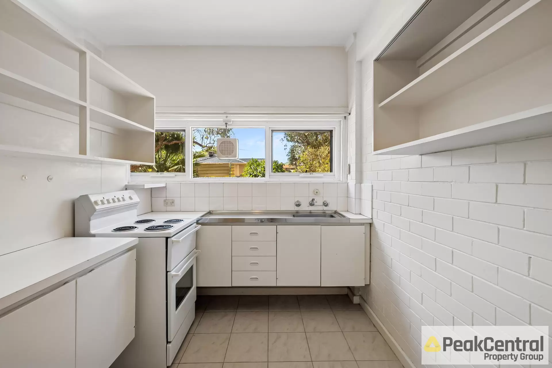 2/37 Paulik Way, Hamilton Hill Sold by Peak Central Property Group - image 1