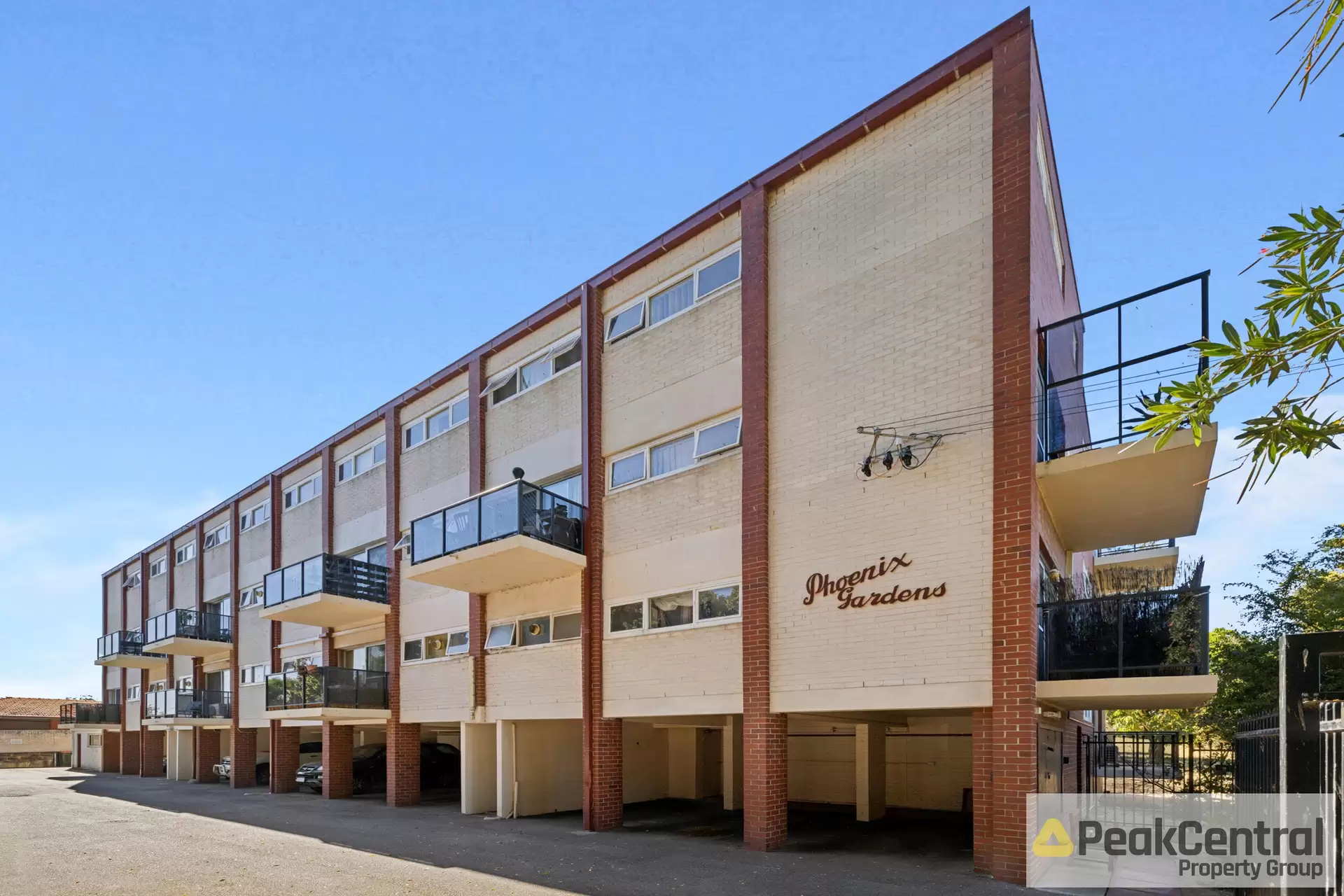 2/37 Paulik Way, Hamilton Hill Sold by Peak Central Property Group - image 1