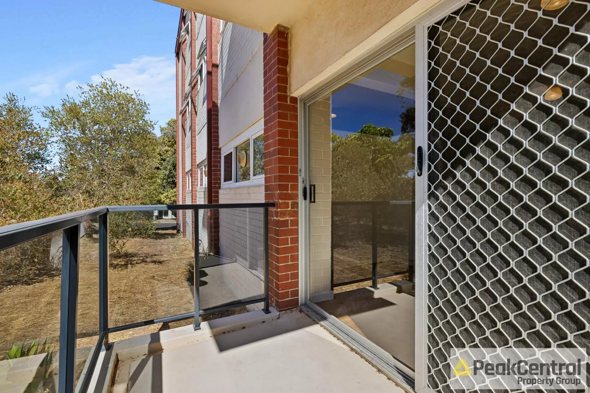 2/37 Paulik Way, Hamilton Hill Sold by Peak Central Property Group - image 1