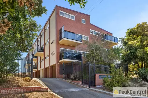 2/37 Paulik Way, Hamilton Hill Sold by Peak Central Property Group