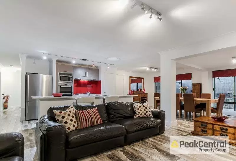 25 Nottely Crescent, Secret Harbour Leased by Peak Central Property Group - image 3