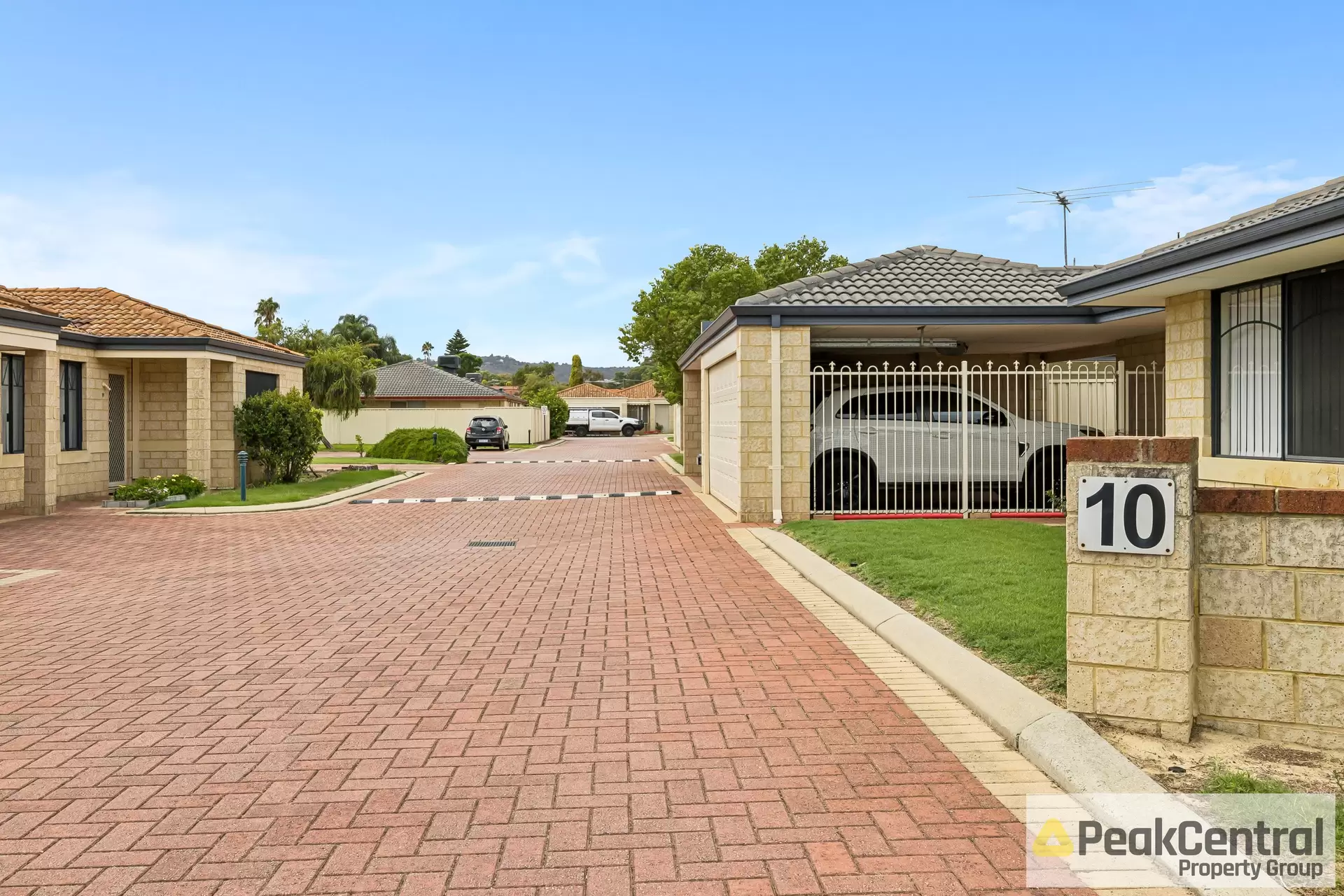 10/10 Peach Tree Way, Forrestfield Sold by Peak Central Property Group - image 1