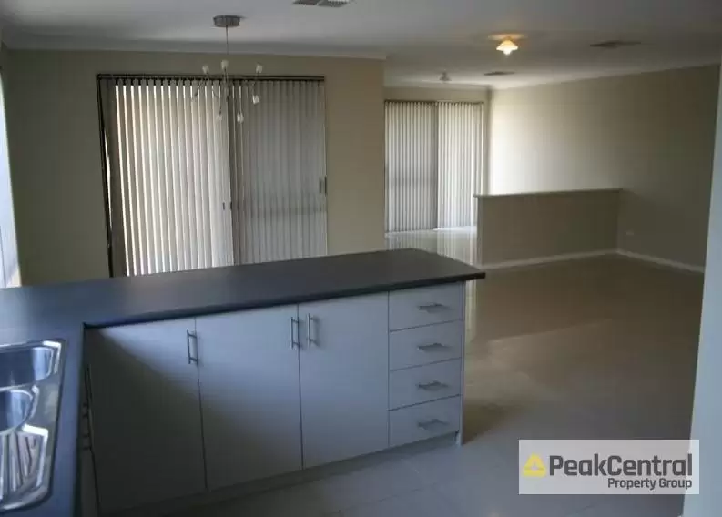 413 Lambeth Circle, Wellard Leased by Peak Central Property Group - image 5
