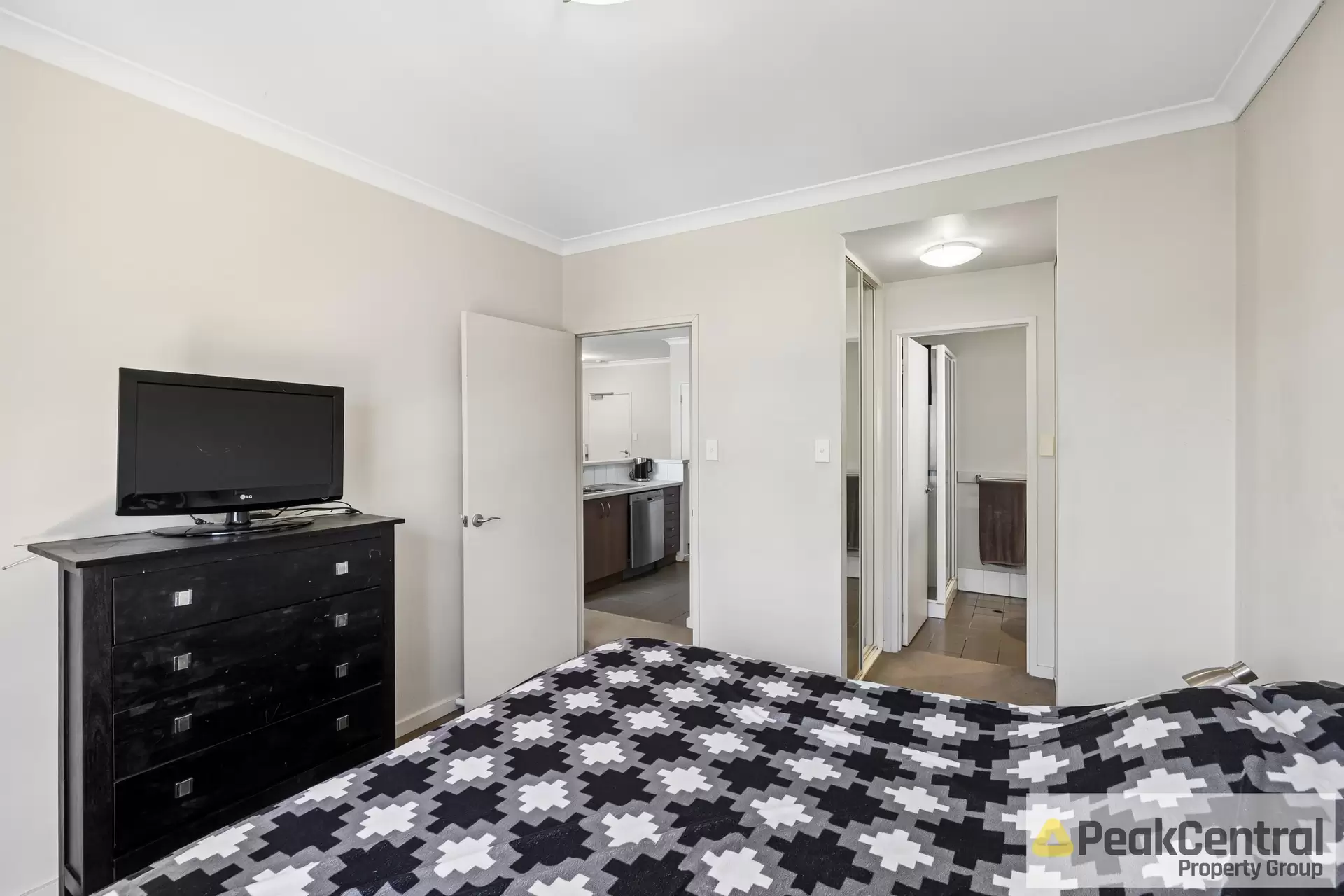5/9 Ibera Way, Success Sold by Peak Central Property Group - image 1