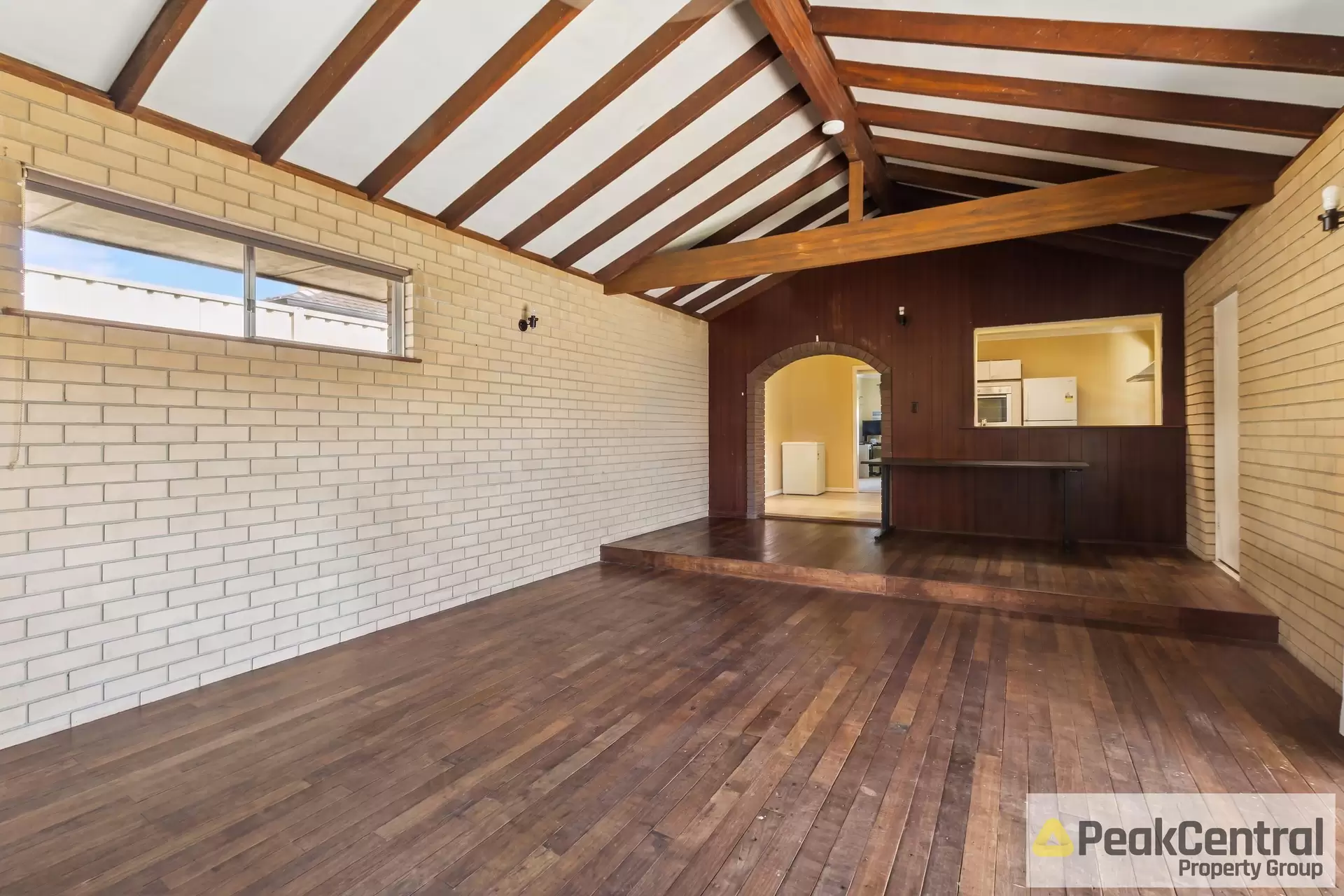 6 Burney Court, Kardinya Sold by Peak Central Property Group - image 1