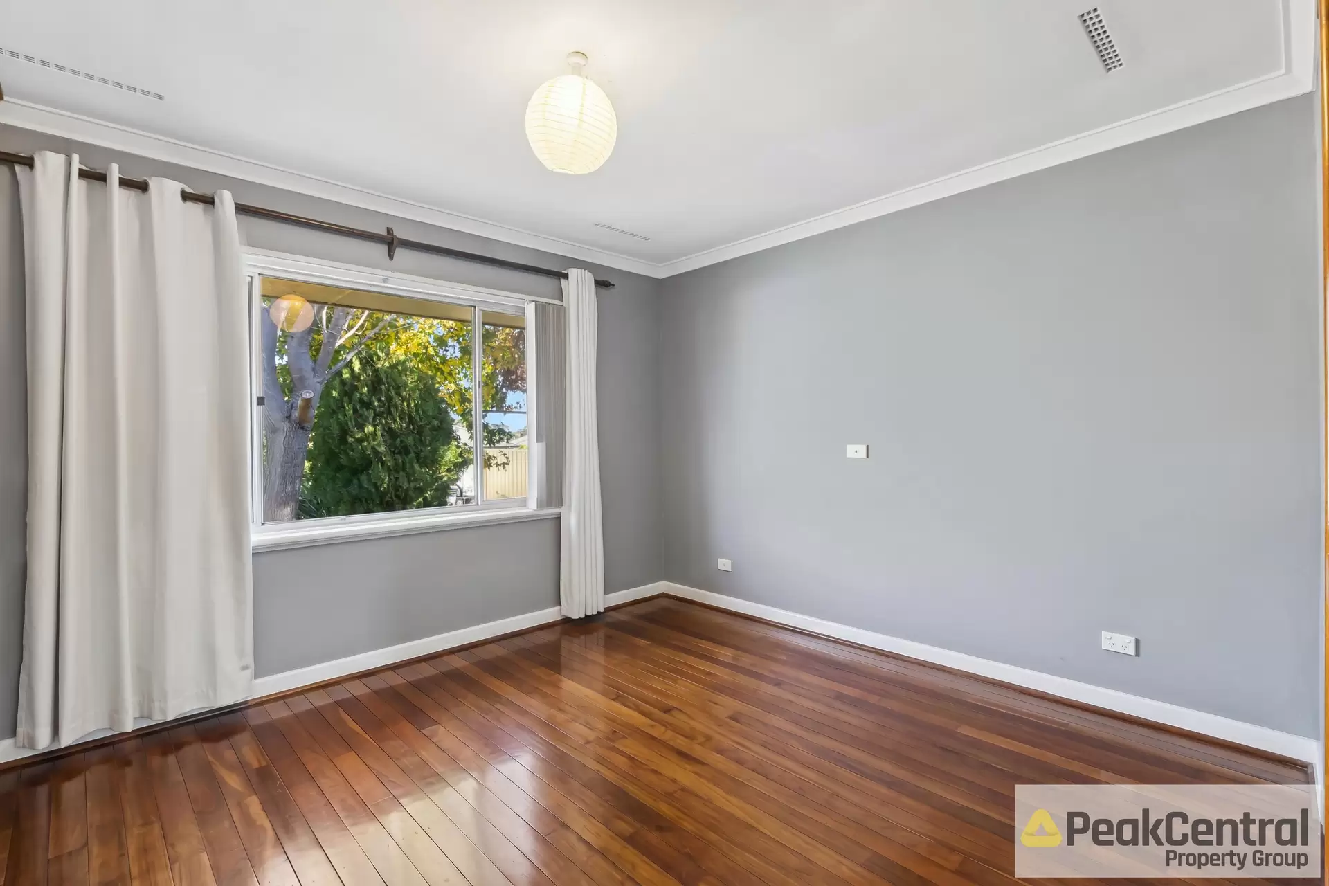 6 Burney Court, Kardinya Sold by Peak Central Property Group - image 1