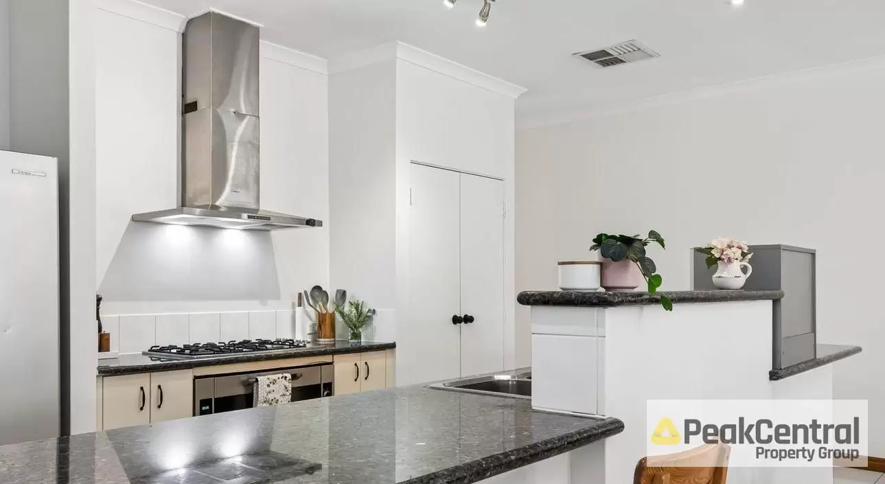 12 Jouissance Bend, Atwell Leased by Peak Central Property Group - image 8