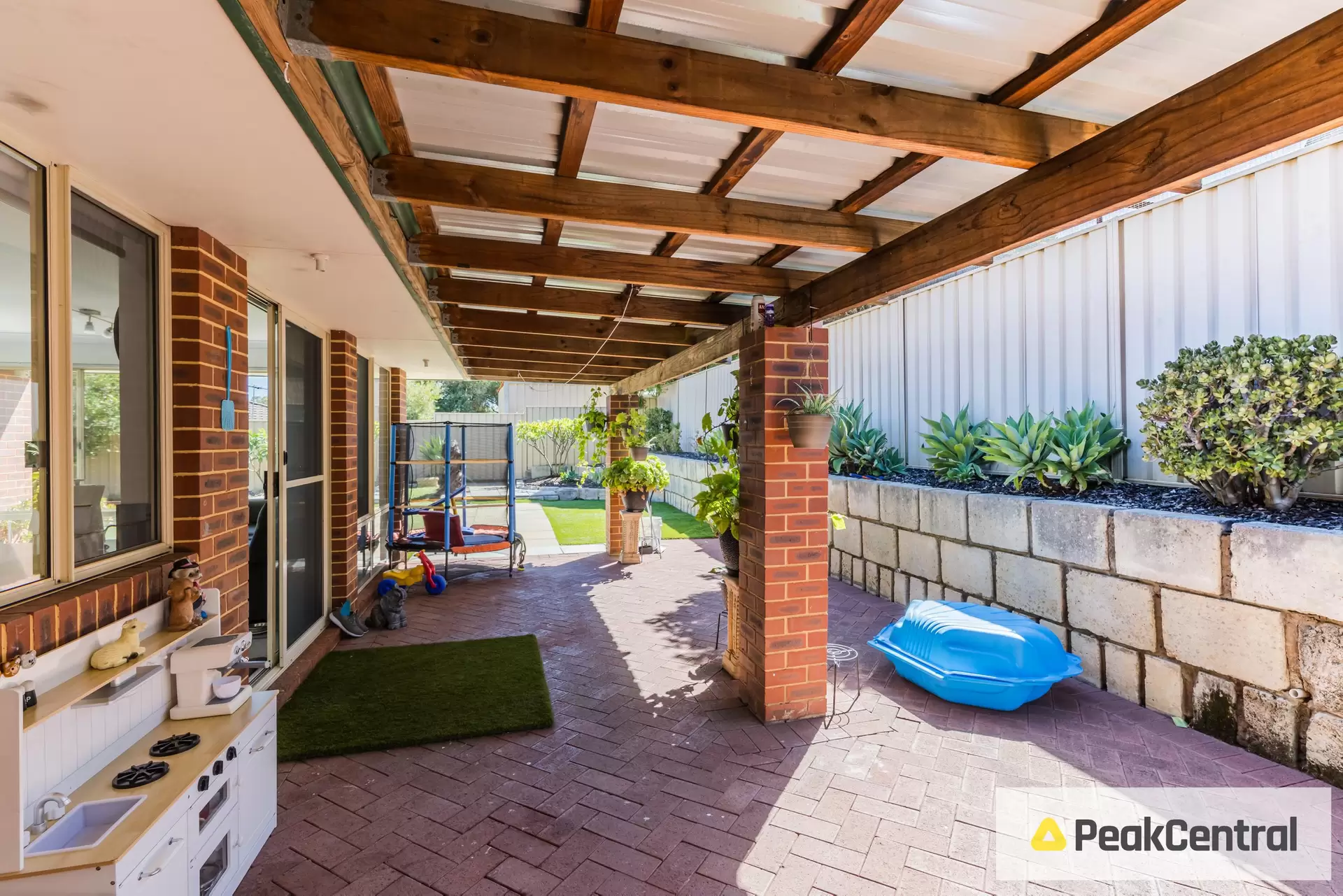 4 Karlak Close, Leda Leased by Peak Central Property Group - image 1
