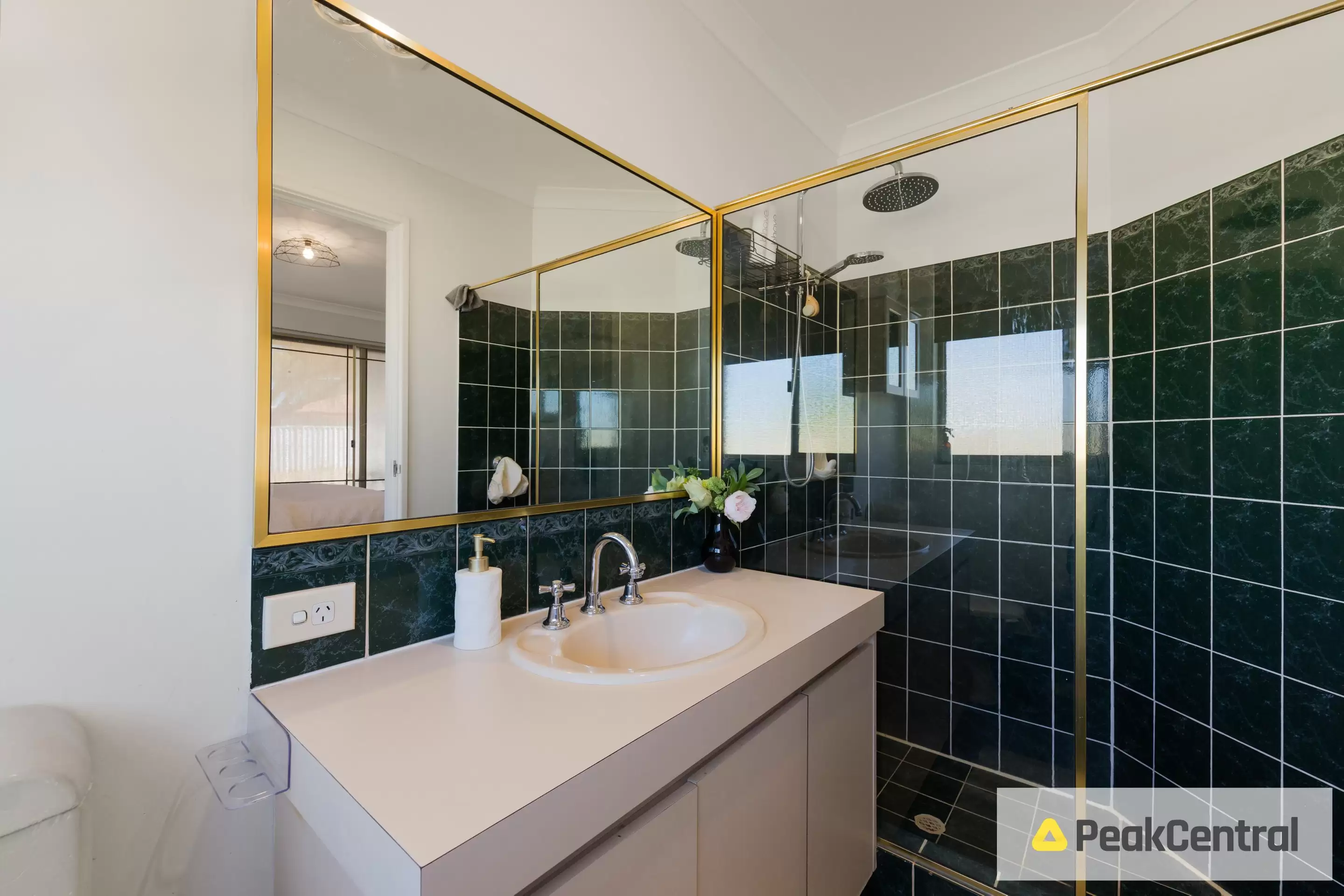 4 Karlak Close, Leda Leased by Peak Central Property Group - image 4