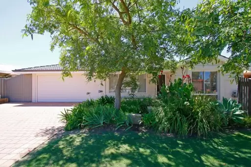 5 Marich Cove, Atwell Sold by Peak Central Property Group