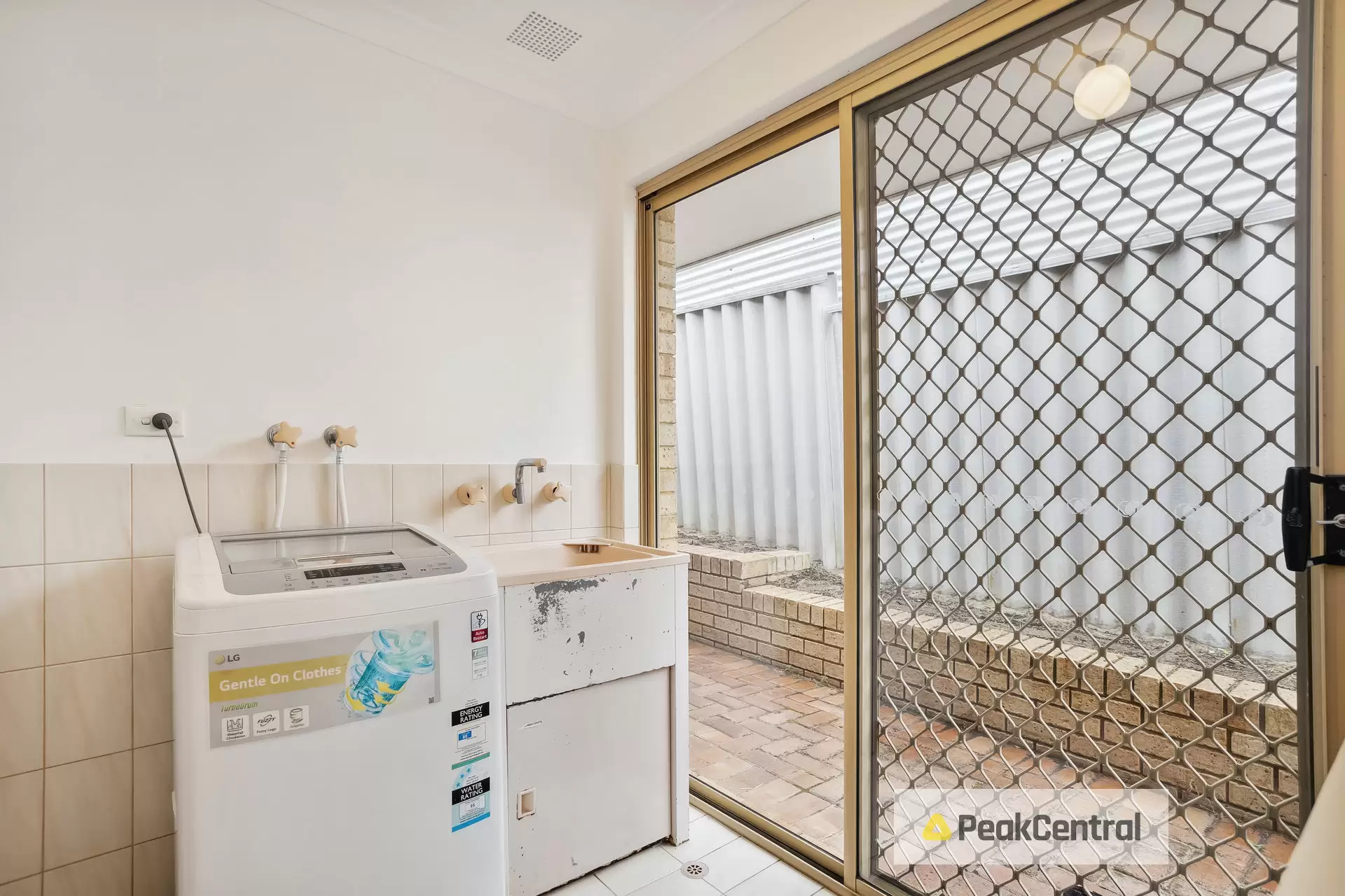 8 Banksia Place, Yangebup Sold by Peak Central Property Group - image 22